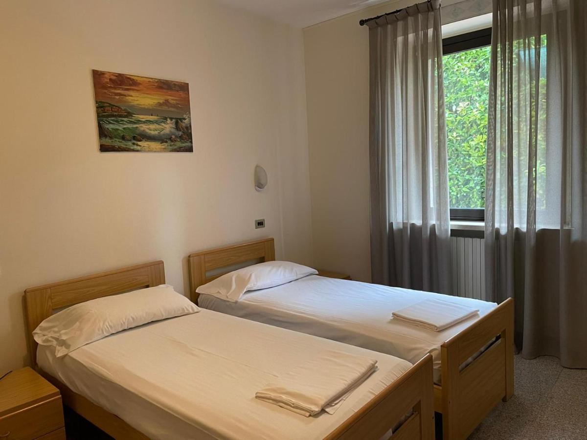 Garni Onda Torri Del Benaco Quarto foto