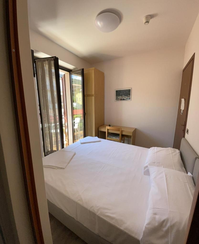 Garni Onda Torri Del Benaco Quarto foto