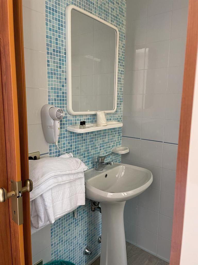 Garni Onda Torri Del Benaco Quarto foto