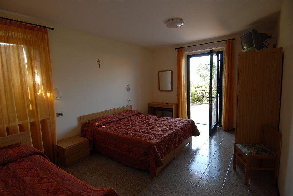 Garni Onda Torri Del Benaco Exterior foto