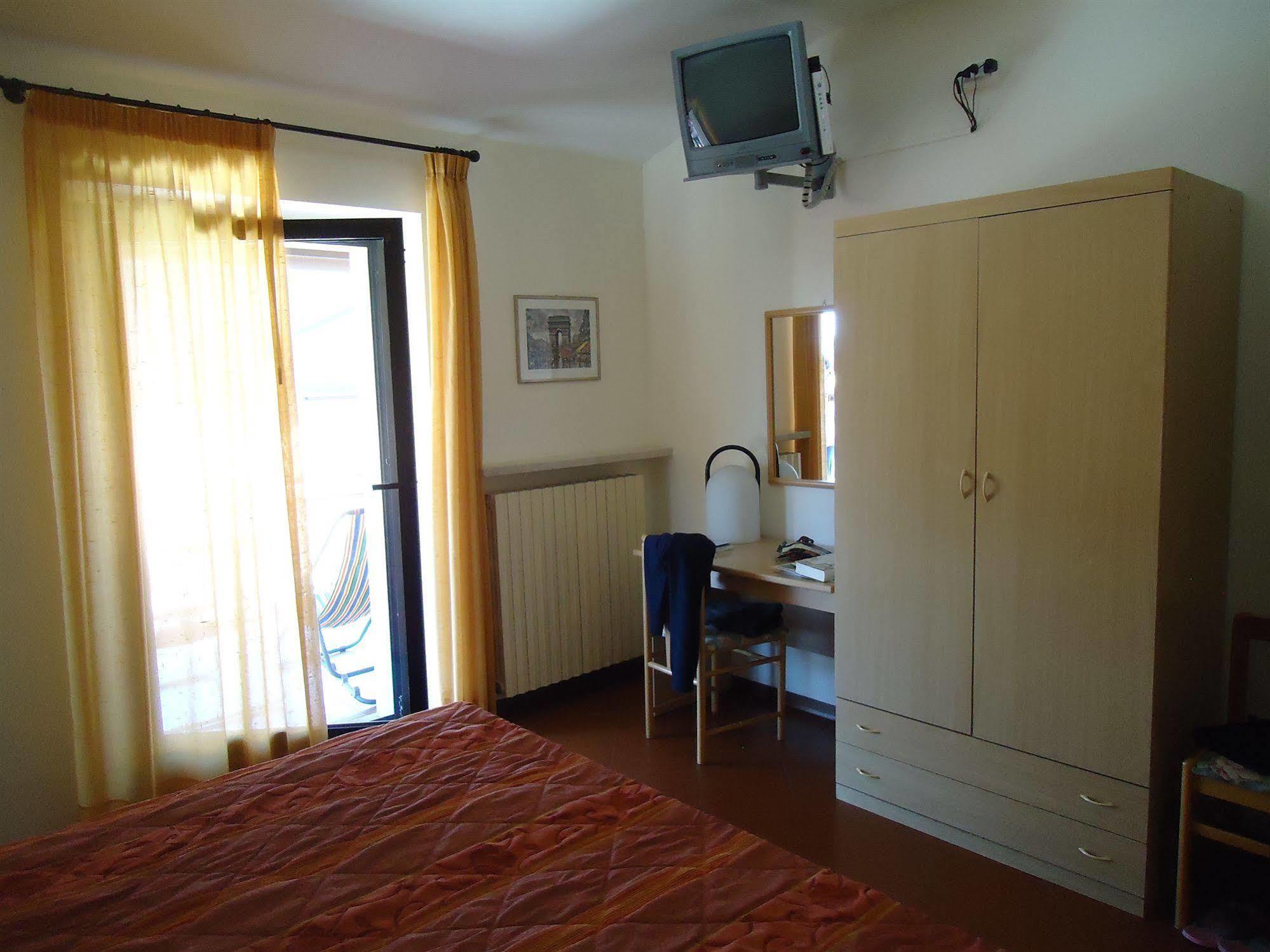 Garni Onda Torri Del Benaco Exterior foto