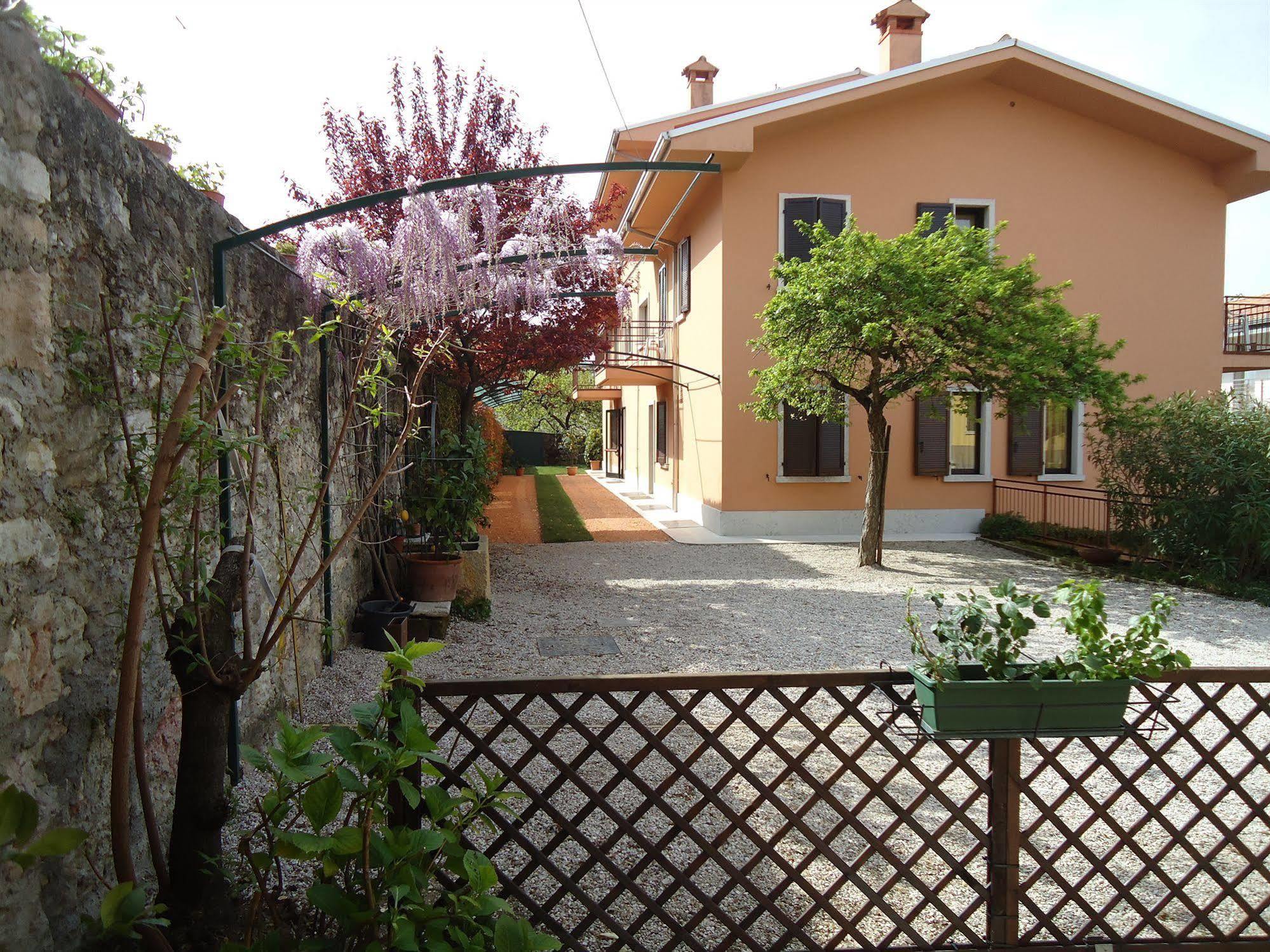Garni Onda Torri Del Benaco Exterior foto